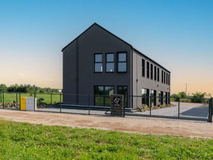 Budynek wolnostojący 280m2 Półłanki do Wynajęcia