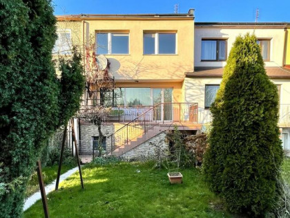 Dom Wrocław Fabryczna, Muchobór Mały, Francuska