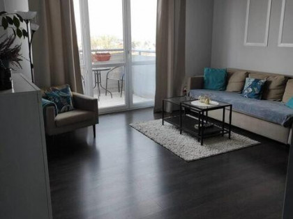 Wynajmę 2-pokojowe mieszkanie.Blisko metra, spokojna okolica