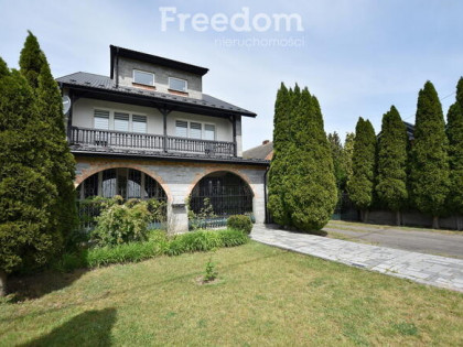 Wolnostojący dom z częścią usługową, gm. Praszka