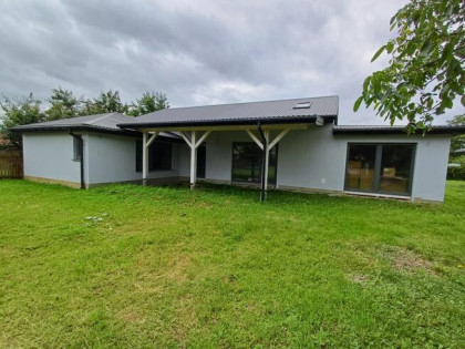 DWA DOMY na jednej posesji w Karmanowicach na sprzedaż