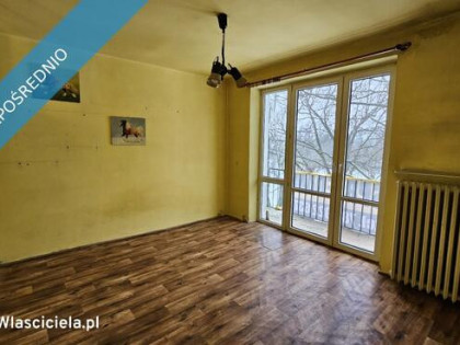 Przestronna kawalerka 37 m² z widokiem na park, w cichym bloku z cegły.