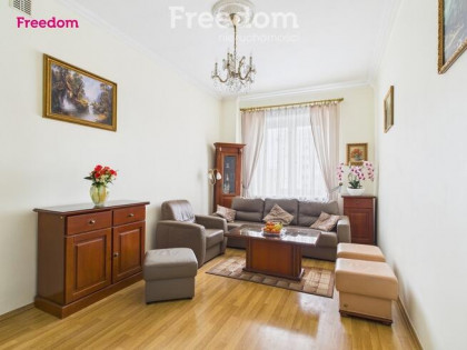 3-pokojowe mieszkanie w kamienicy | Wysokie sufity