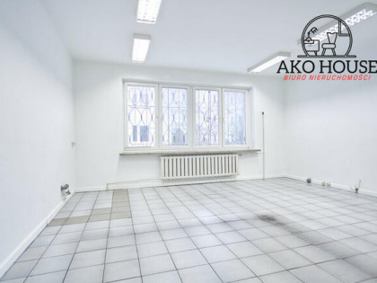 Centrum miasta | Lokal 33,9 m² z dużymi oknami