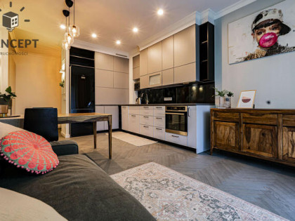 3 pokoje z centrum – budynek z 2017 roku