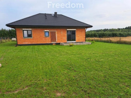 Parterowy dom w budowie z cegły Biele k. Sompolna