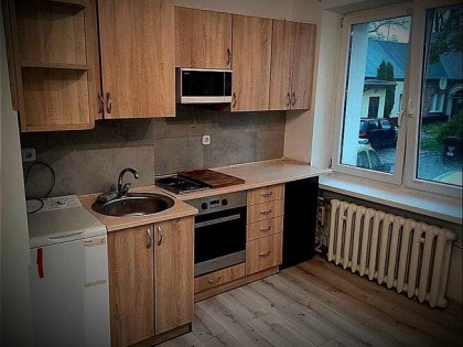 Sprzedam kawalerka 19m2 ogrzewanie i woda miejskie , centrum