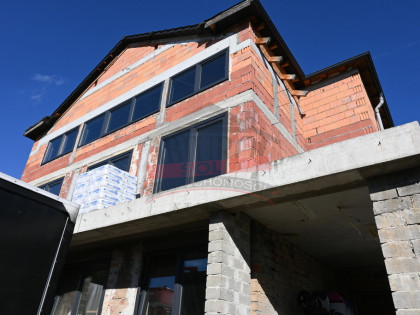 Dom w stanie do wykończenia – Chrząstowice