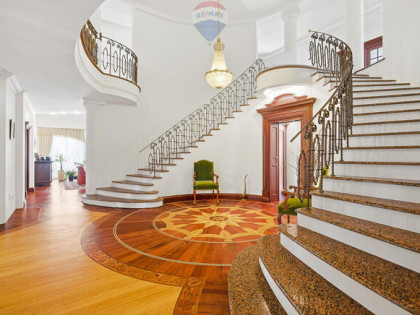 Luksusowa rezydencja z basenem i bacówką, 1,2 ha