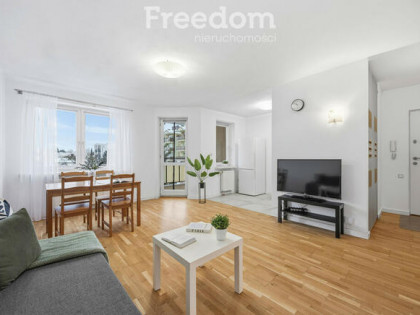 2 pokoje na kameralnym osiedlu w Markach.