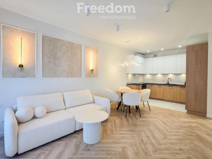 Pomorska - wysoki standard 2pokoje, duży balkon,