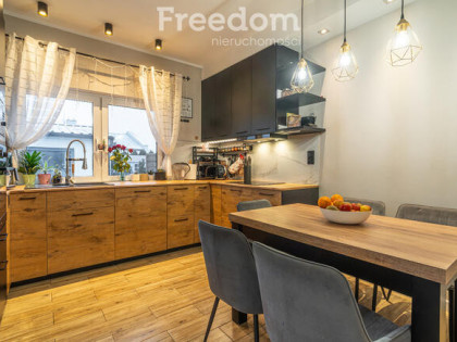 Skrajny bliźniak z ogrodem Siekierki