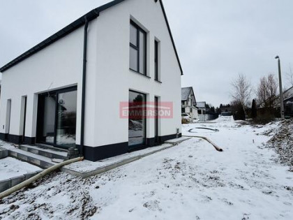 wolnostojący/6 arów/doświetlony/nowoczesny