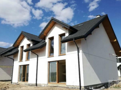 Dom Modlniczka gm. Wielka Wieś, Leśna