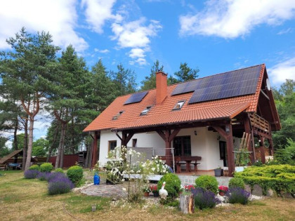 Gotowy biznes: 1,5ha: staw + 2 domki 35m2 + dom