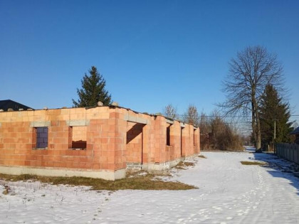 Działka rolno-budowlana z rozpoczętą budową Grabostów