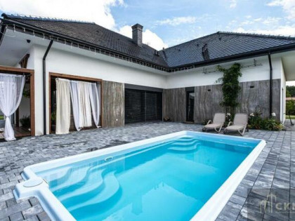 Dom Czarny Las gm. Mykanów, Czarny Las