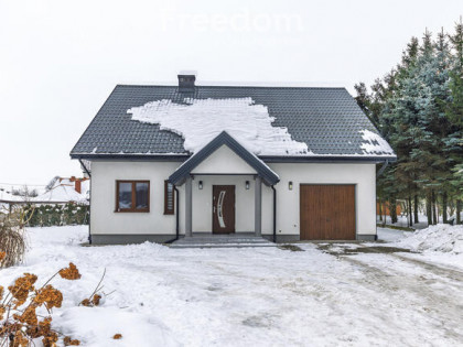 Atrakcyjny dom jednorodzinny z dużą działką