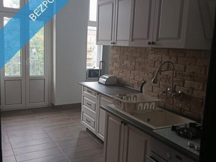 Mieszkanie107m2, Centrum, 4 pokoje, 2 balkony+ piwnica 20m2