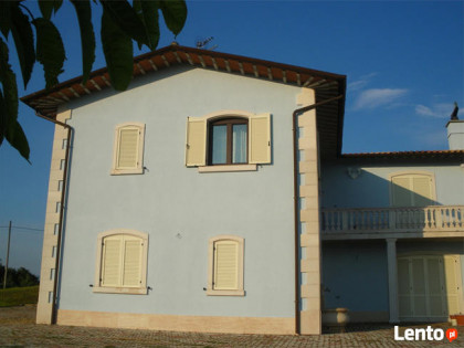 we włoszech umbria duża posiadłość w pobliżu miasta Gubbio