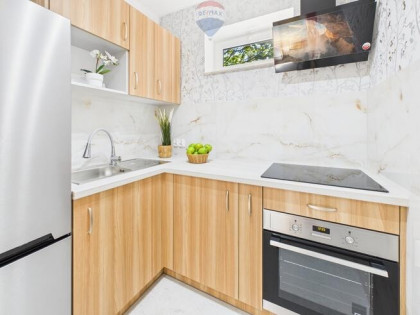 Wolnostojący budynek usługowy