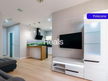 Z parkingiem i komórką