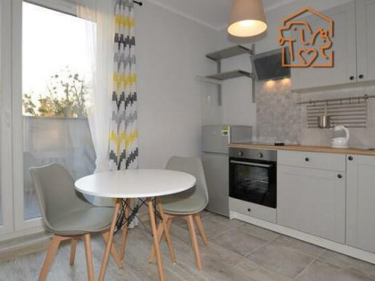 Nepalska 26, Brochów, jasna kawalerka pet friendly