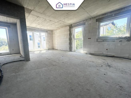 Dwupoziomowe mieszkanie 5-pok w spokojnej okolicy