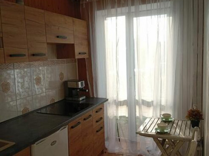 Odnowiona kawalerka.I piętro.Bdb lokalizacja.Bezczynszowa