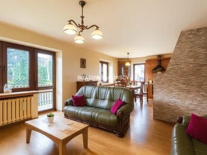 Dom Libertów gm. Mogilany, Spacerowiczów