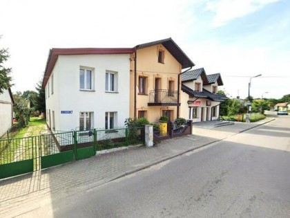 Dom Adamów, Targowa