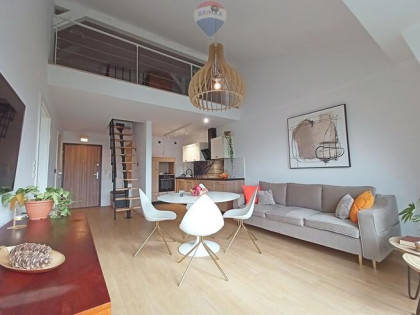 Nowoczesne dwupoziomowe mieszkanie w Centrum