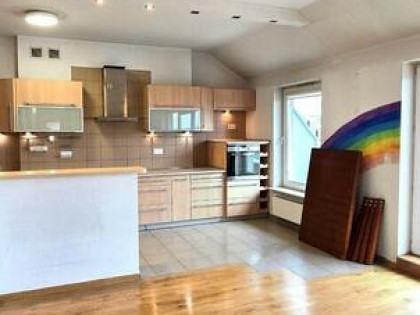 Skarbka z Gór - 4 pokoje,taras, 2 garaże, komórka