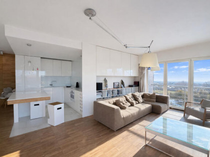 2 miejsca w garażu i komórka w cenie balkon 17m