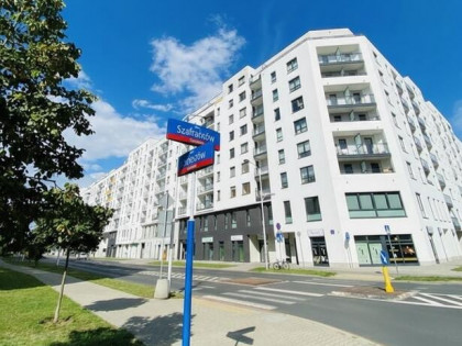 Lokal 41 m² naprzeciwko Galerii Północnej + garaż