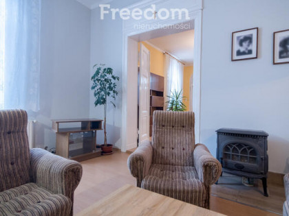 Duże mieszkanie w pięknej kamienicy blisko jeziora