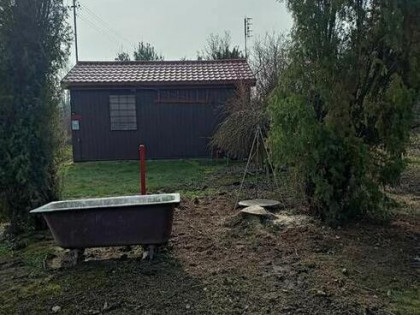Działka rekreacyjna z domkiem letniskowym