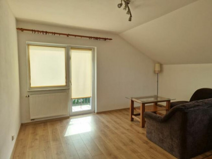 DO WYNAJĘCIA Ładna kawalerka z balkonem i ogrodem