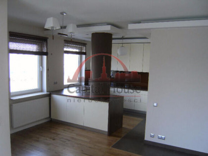 Mieszkanie 4 pokojowe tuż przy stacji metra.