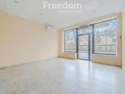 Lokal w centrum na parterze z wejściem od ulicy