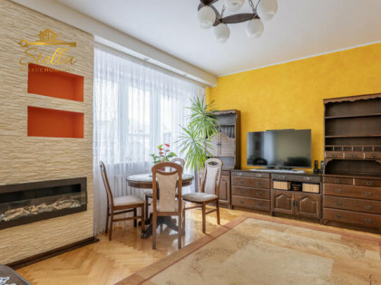 Dom Gdynia Cisowa, Sienna