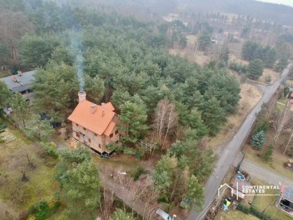 Dom jak zamek w lesie – unikatowa nieruchomość