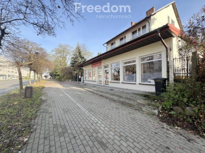 Przestronny lokal usługowy w centrum miasta