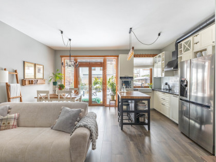 Przytulny Segment 3 kondygnacyjny w Józefosławiu