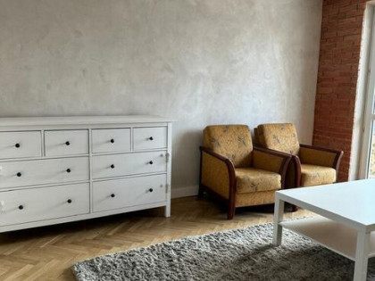 2 pok. po generalnym remoncie przy ul. Wallenroda