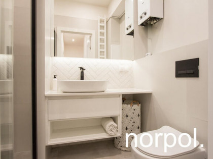 Komfort i funkcjonalność: mieszkanie z osobną sypialnią, Starowiślna