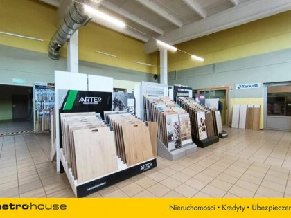 Na sprzedażbudynek handlowo-usługowy w Staszowie