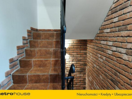 Dom trzypoziomowy o wysokim standardzie w Rybnie.