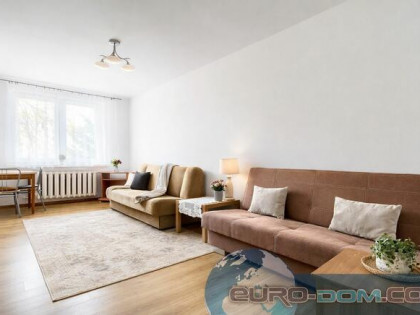 Przestronna kawalerka z garderobą – Sołacz, ul. Sokoła