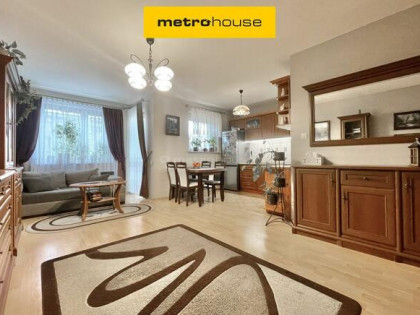 2 pokojowe z balkonem + komórka, 1 piętro, 2005 r.